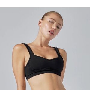 Heroine Sport Black Flare Sports Bra Size M New with Tags